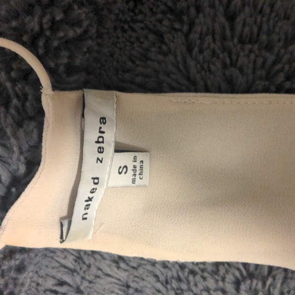 Bone color sleeveless blouse - Picture 3 of 3